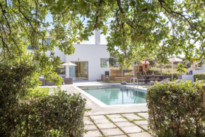 Lux Villa Mia with Heated Pool, 2km to Beach & Childrens Area!